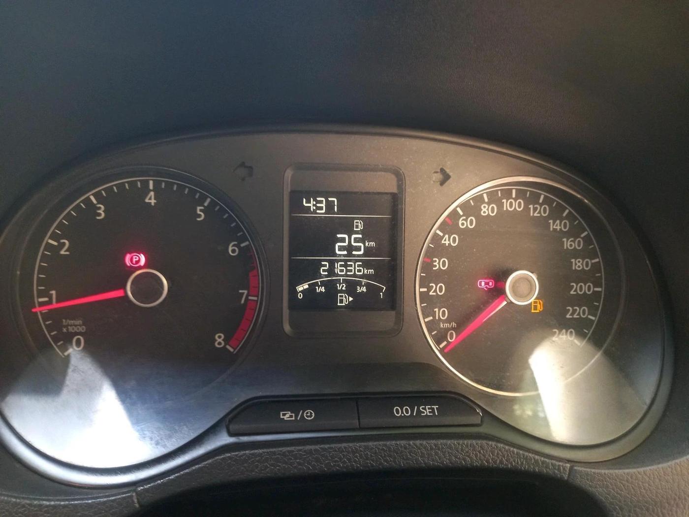 2017 Volkswagen Polo COMFORTLINE 1.2L, Petrol, Manual, 21,636 km, interior