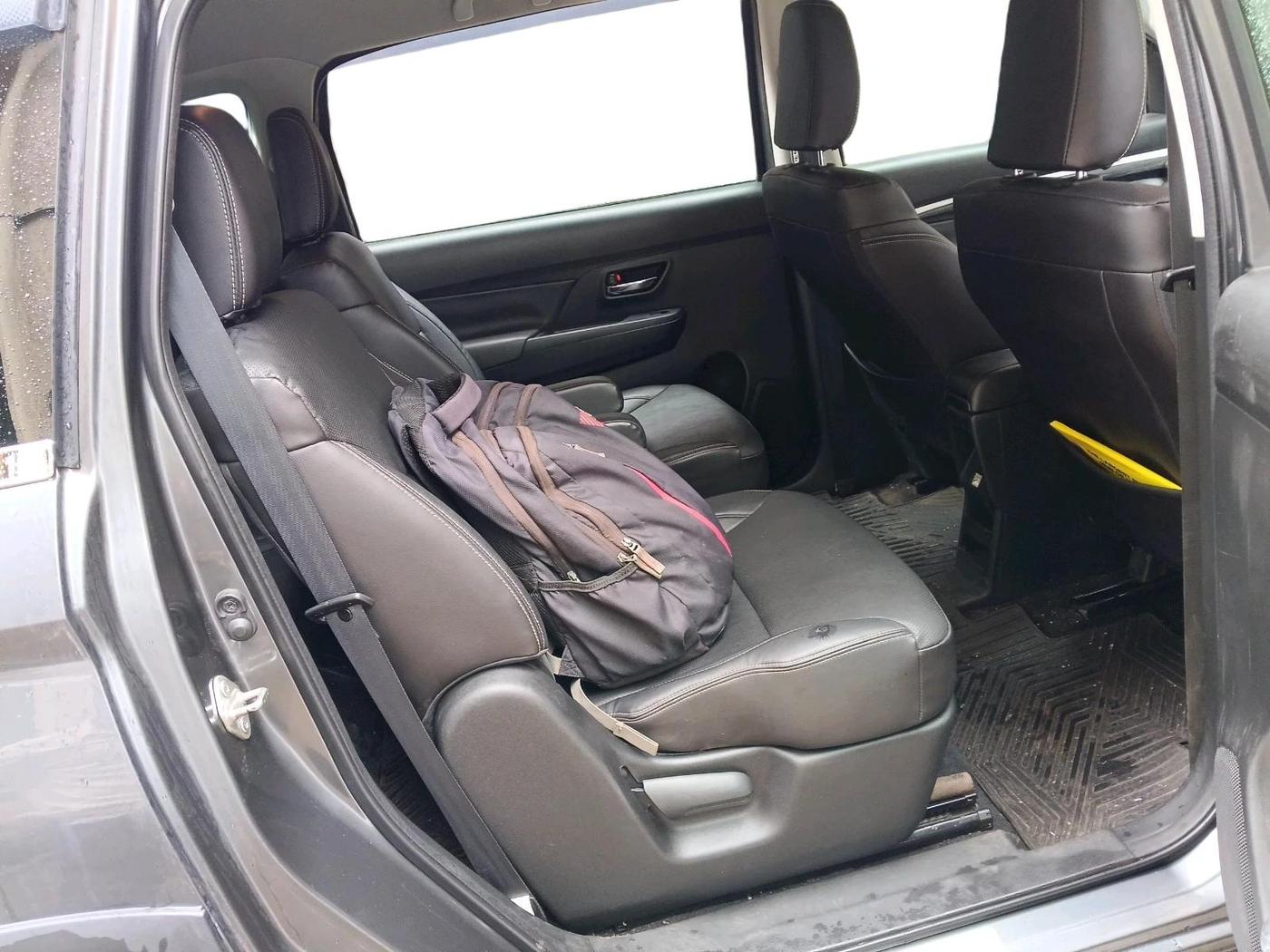 2022 Maruti XL6 ALPHA MT, Petrol, Manual, 28,457 km, interior