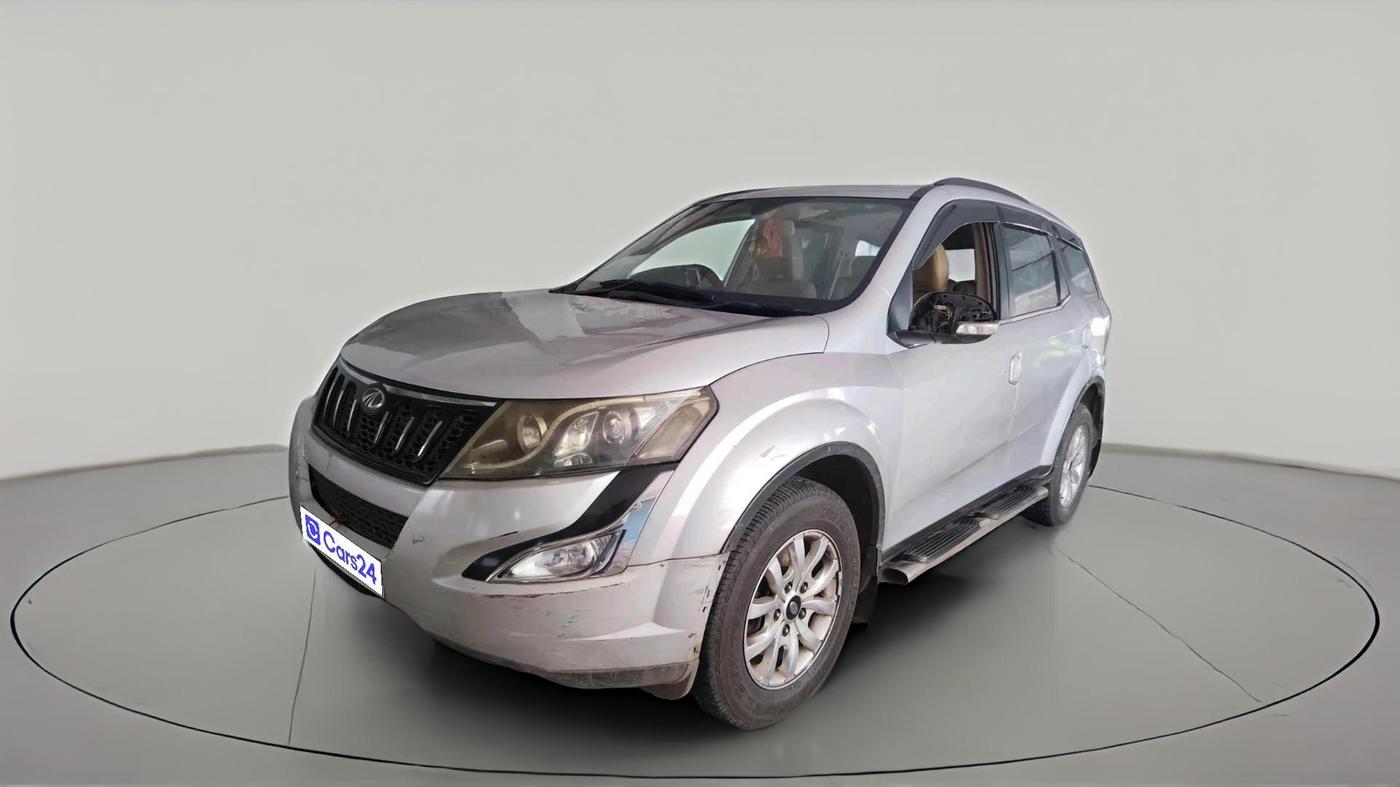 2015 Mahindra XUV500 W10, Diesel, Manual, 1,86,854 km, exterior