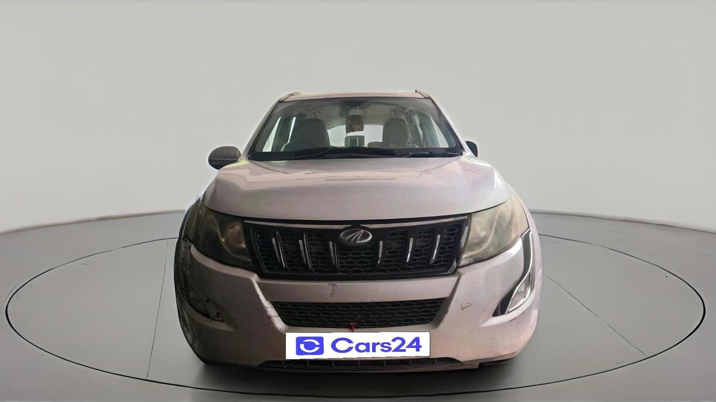 2015 Mahindra XUV500 W10, Diesel, Manual, 1,86,854 km, exterior