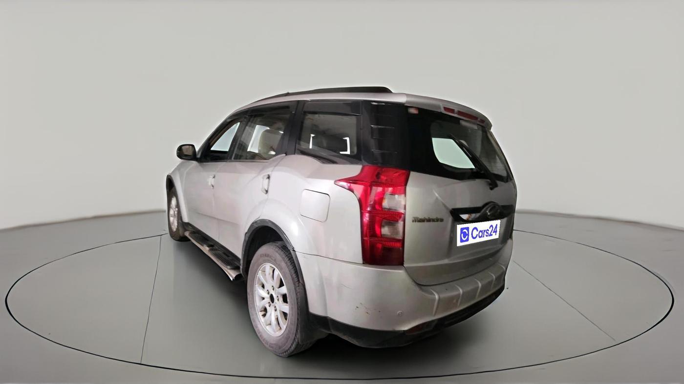 2015 Mahindra XUV500 W10, Diesel, Manual, 1,86,854 km, exterior