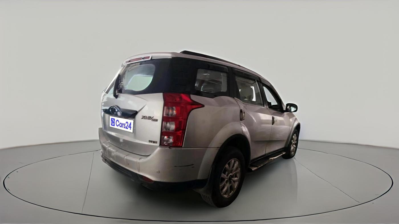 2015 Mahindra XUV500 W10, Diesel, Manual, 1,86,854 km, exterior