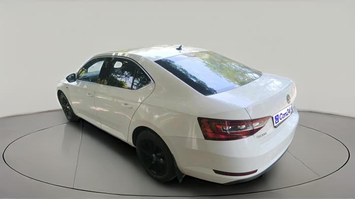 2017 Skoda Superb L&K 1.8 TSI AT, Petrol, Automatic, 77,345 km, exterior
