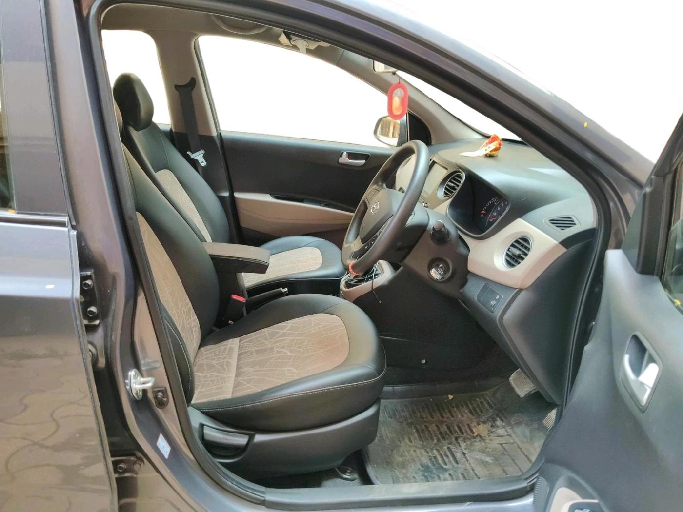 2018 Hyundai Grand i10 SPORTZ AT 1.2 KAPPA VTVT, Petrol, Automatic, 47,446 km, interior