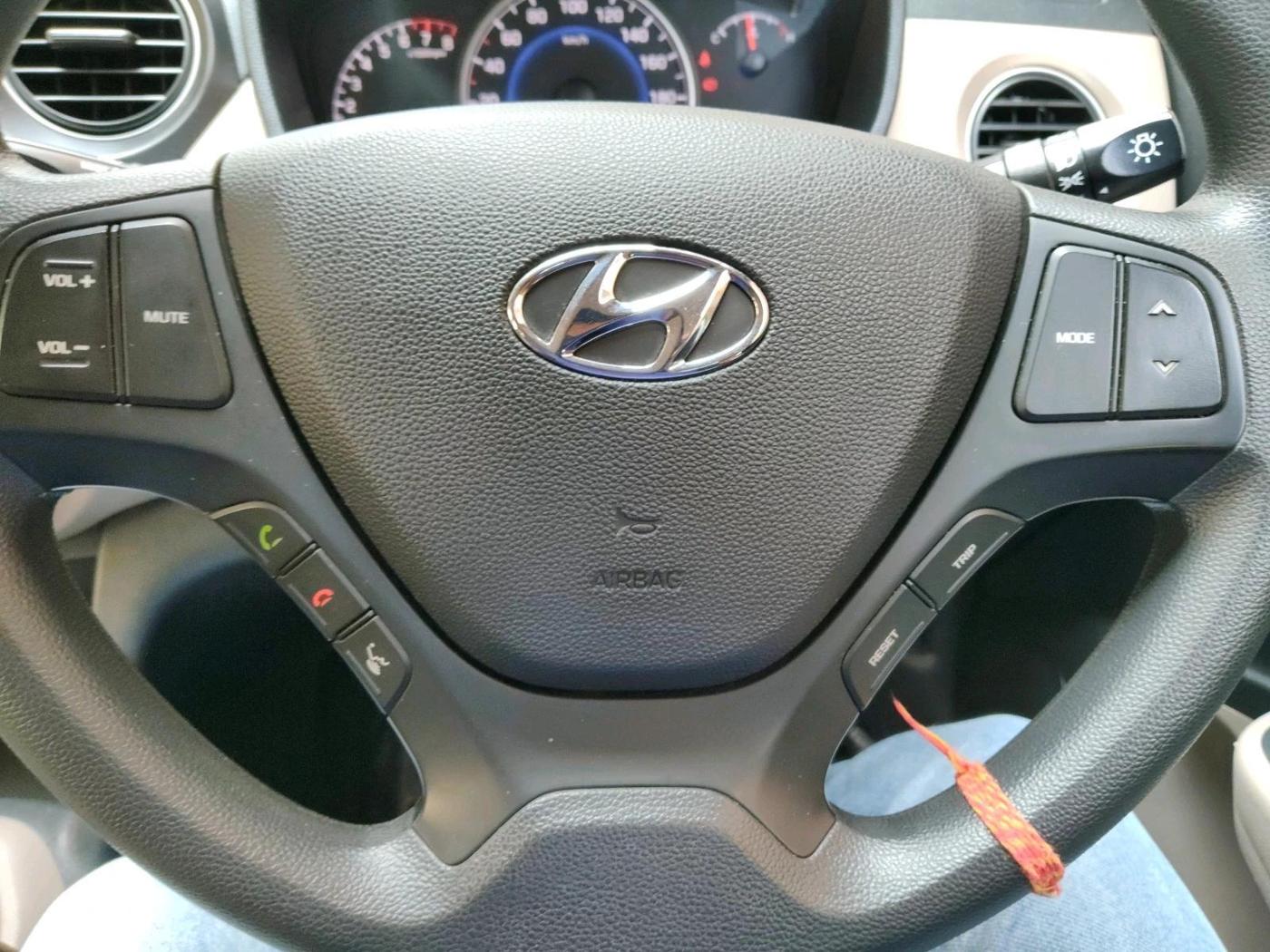 2018 Hyundai Grand i10 SPORTZ AT 1.2 KAPPA VTVT, Petrol, Automatic, 47,446 km, interior