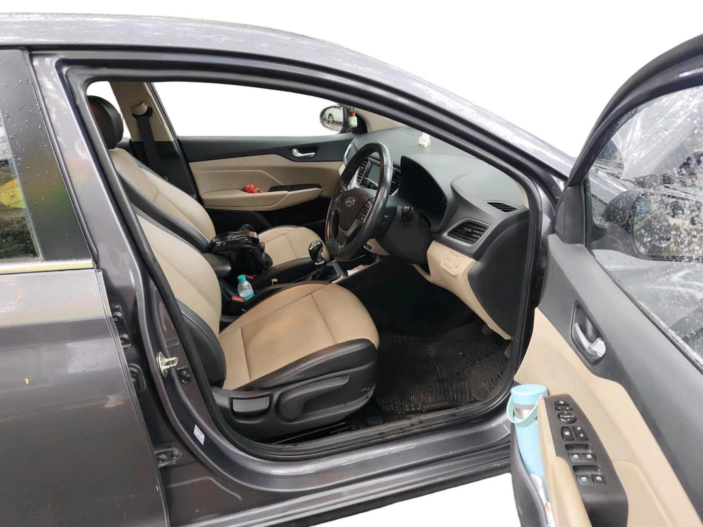 2017 Hyundai Verna 1.6 VTVT SX O, Petrol, Manual, 48,368 km, interior