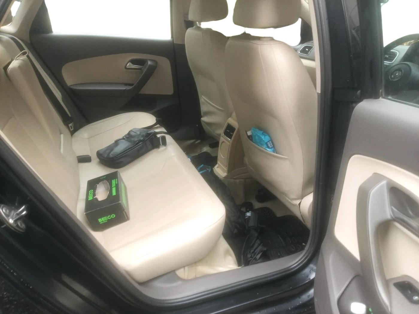 2014 Volkswagen Vento HIGHLINE DIESEL 1.6, Diesel, Manual, 2,33,013 km, interior