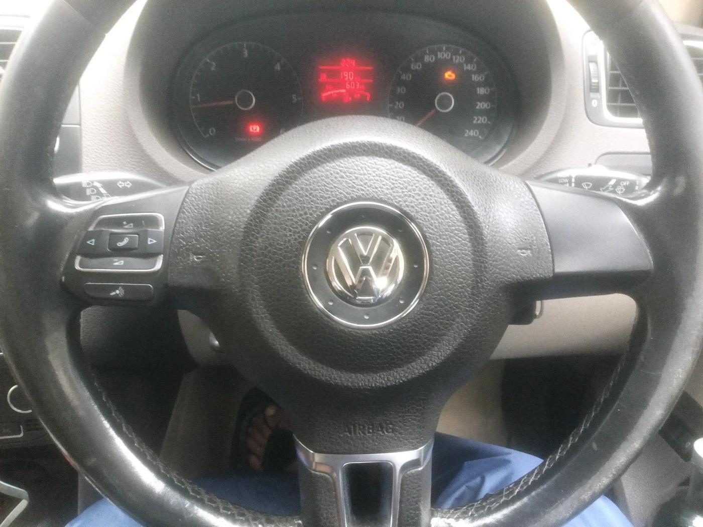 2014 Volkswagen Vento HIGHLINE DIESEL 1.6, Diesel, Manual, 2,33,013 km, interior