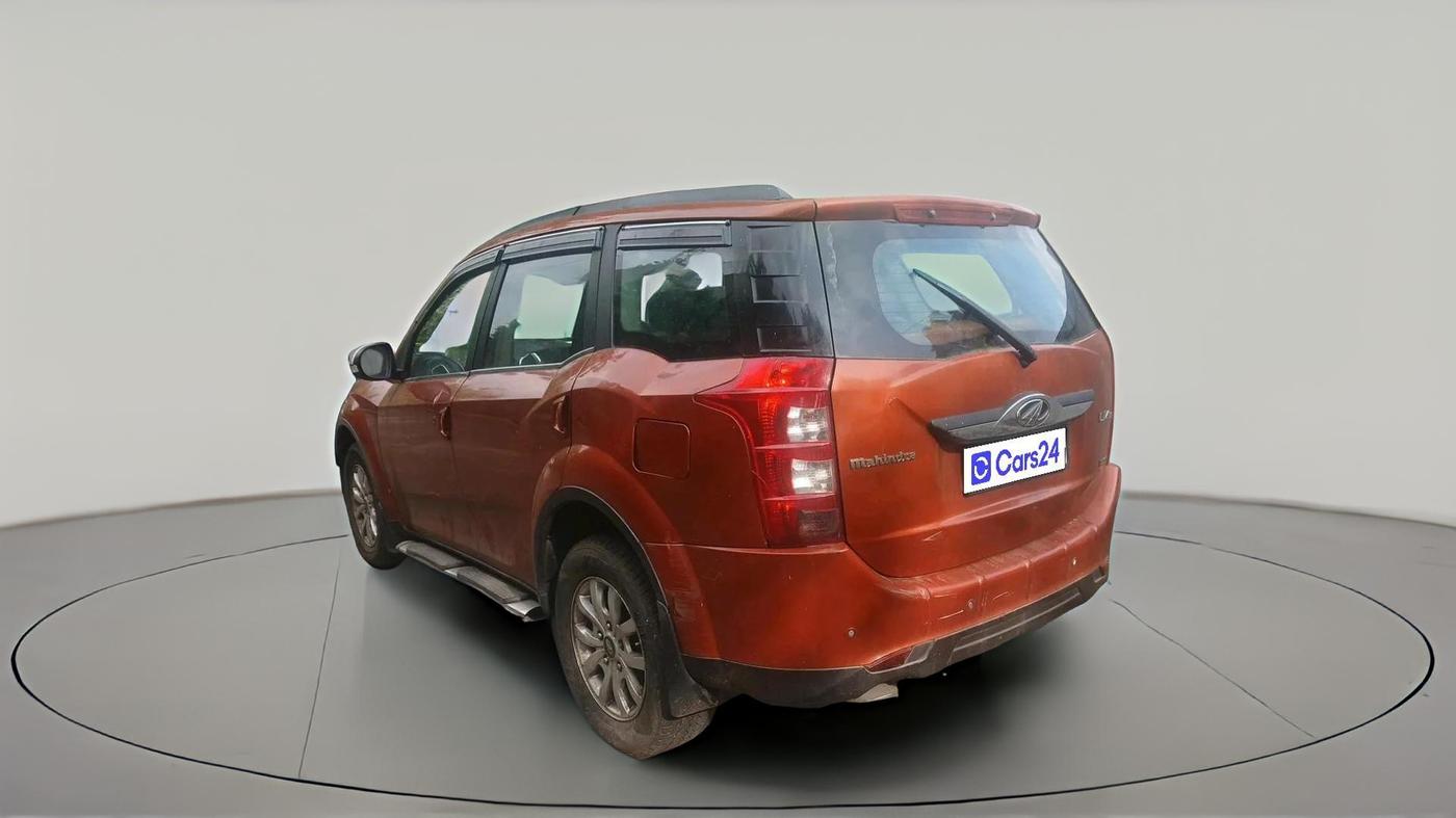 2015 Mahindra XUV500 W10, Diesel, Manual, 1,01,601 km, exterior