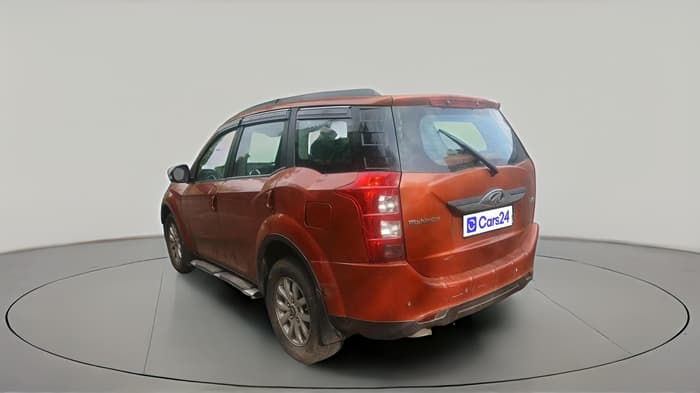 2015 Mahindra XUV500 W10, Diesel, Manual, 1,01,601 km, exterior