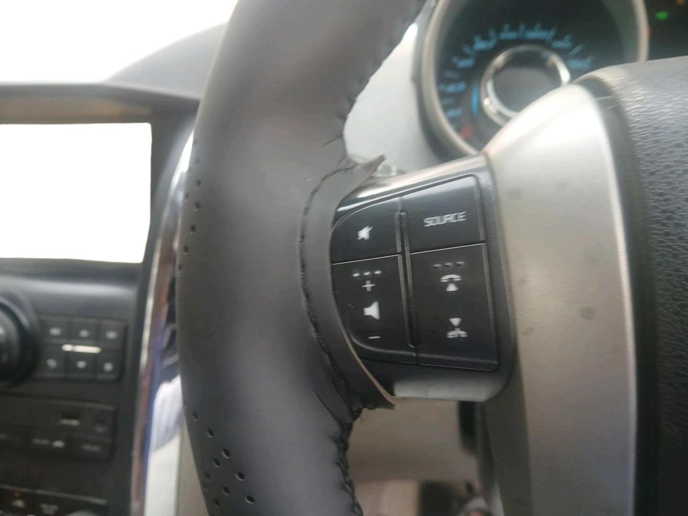 2015 Mahindra XUV500 W10, Diesel, Manual, 1,01,601 km, interior