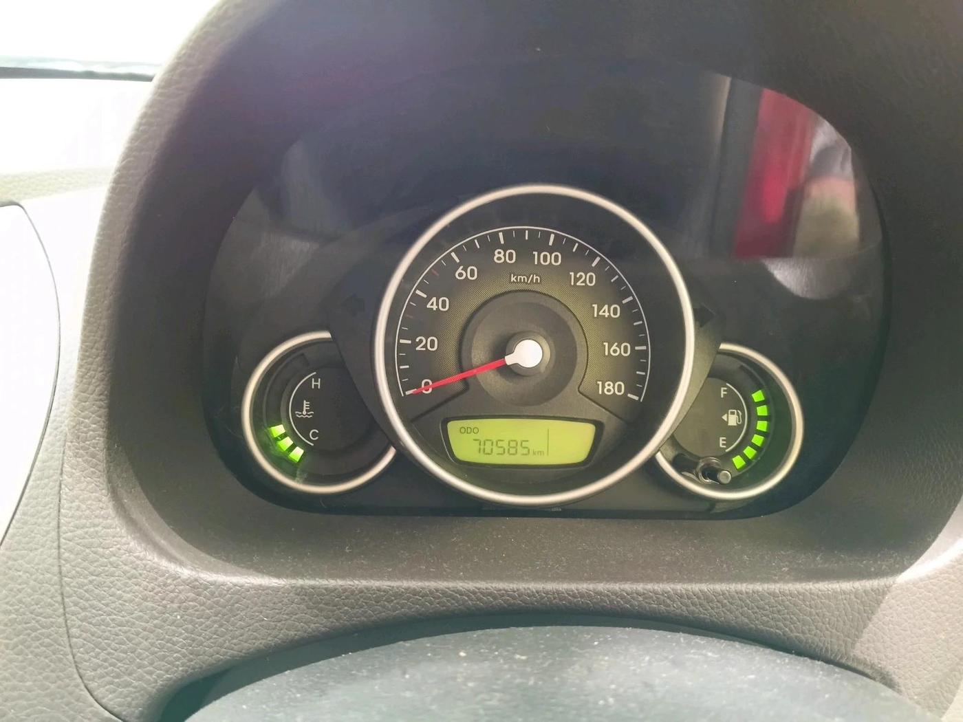 2015 Hyundai Eon SPORTZ, Petrol, Manual, 70,585 km, interior