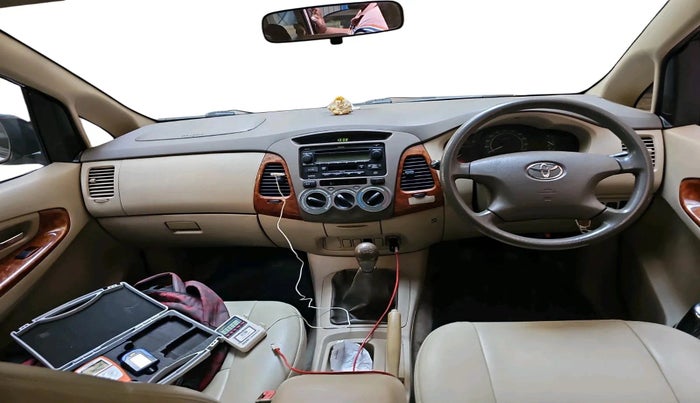 2008 Toyota Innova V 2.5 8 STR, Diesel, Manual, 2,47,281 km, interior