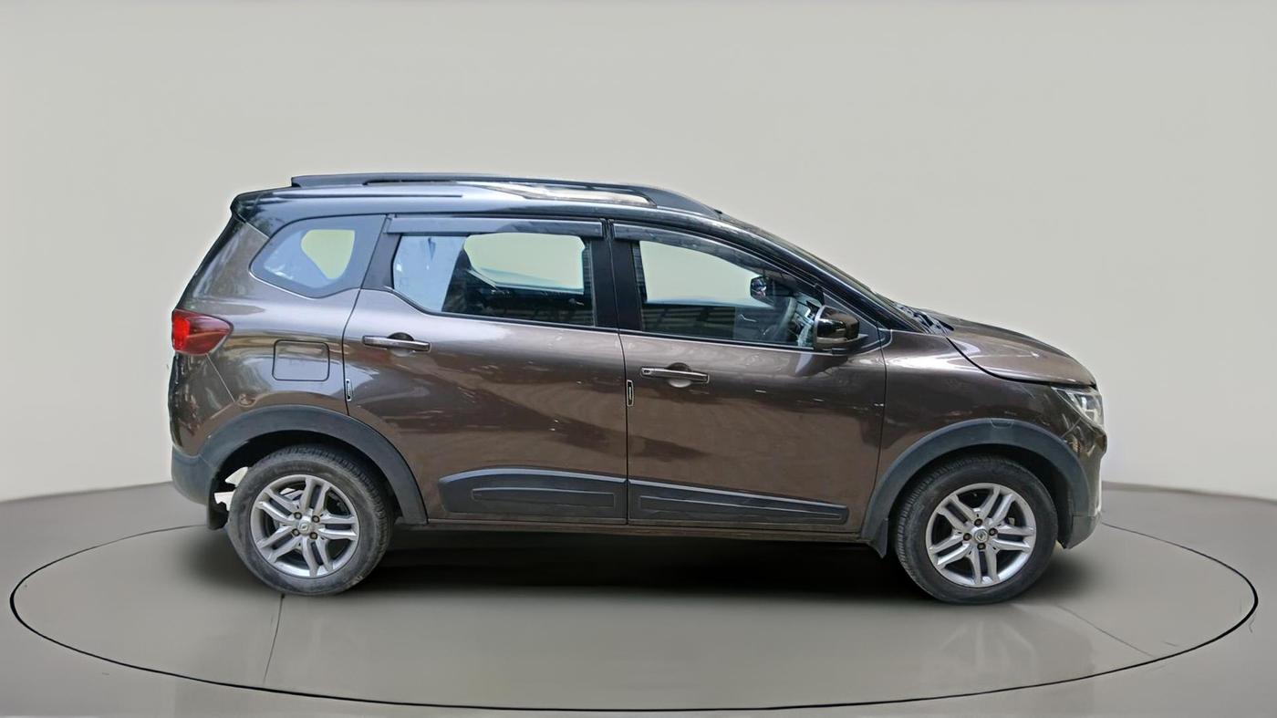 2022 Renault TRIBER RXZ, Petrol, Manual, 23,794 km, exterior
