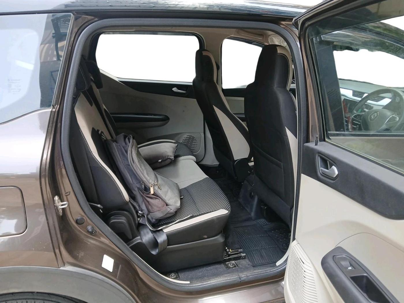 2022 Renault TRIBER RXZ, Petrol, Manual, 23,794 km, interior