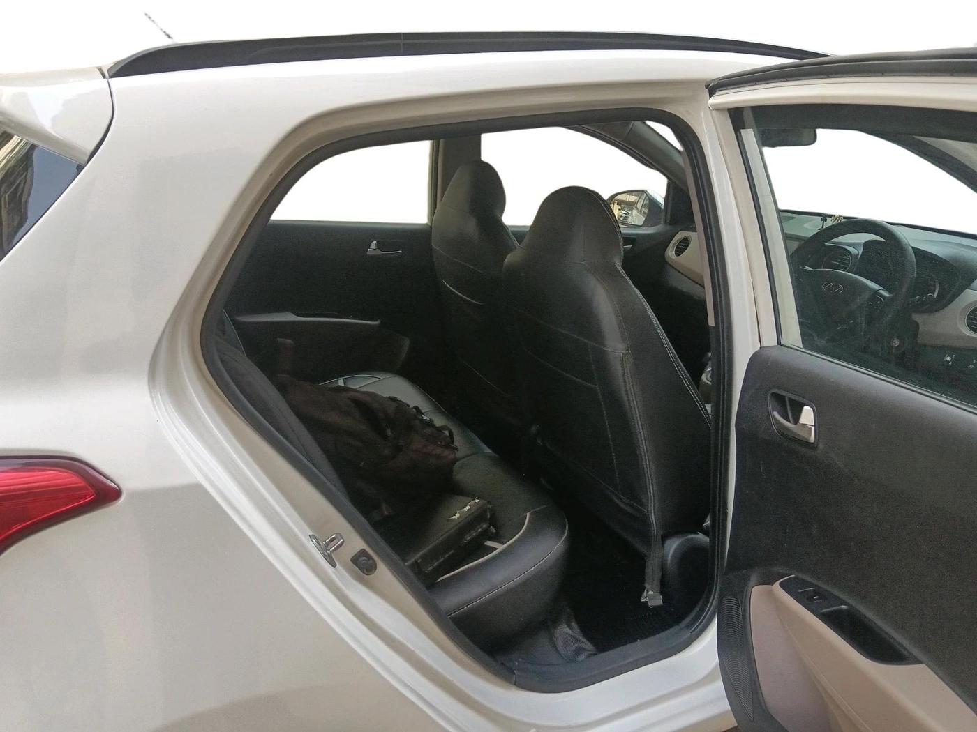 2016 Hyundai Grand i10 SPORTZ 1.2 KAPPA VTVT, CNG, Manual, 85,506 km, interior
