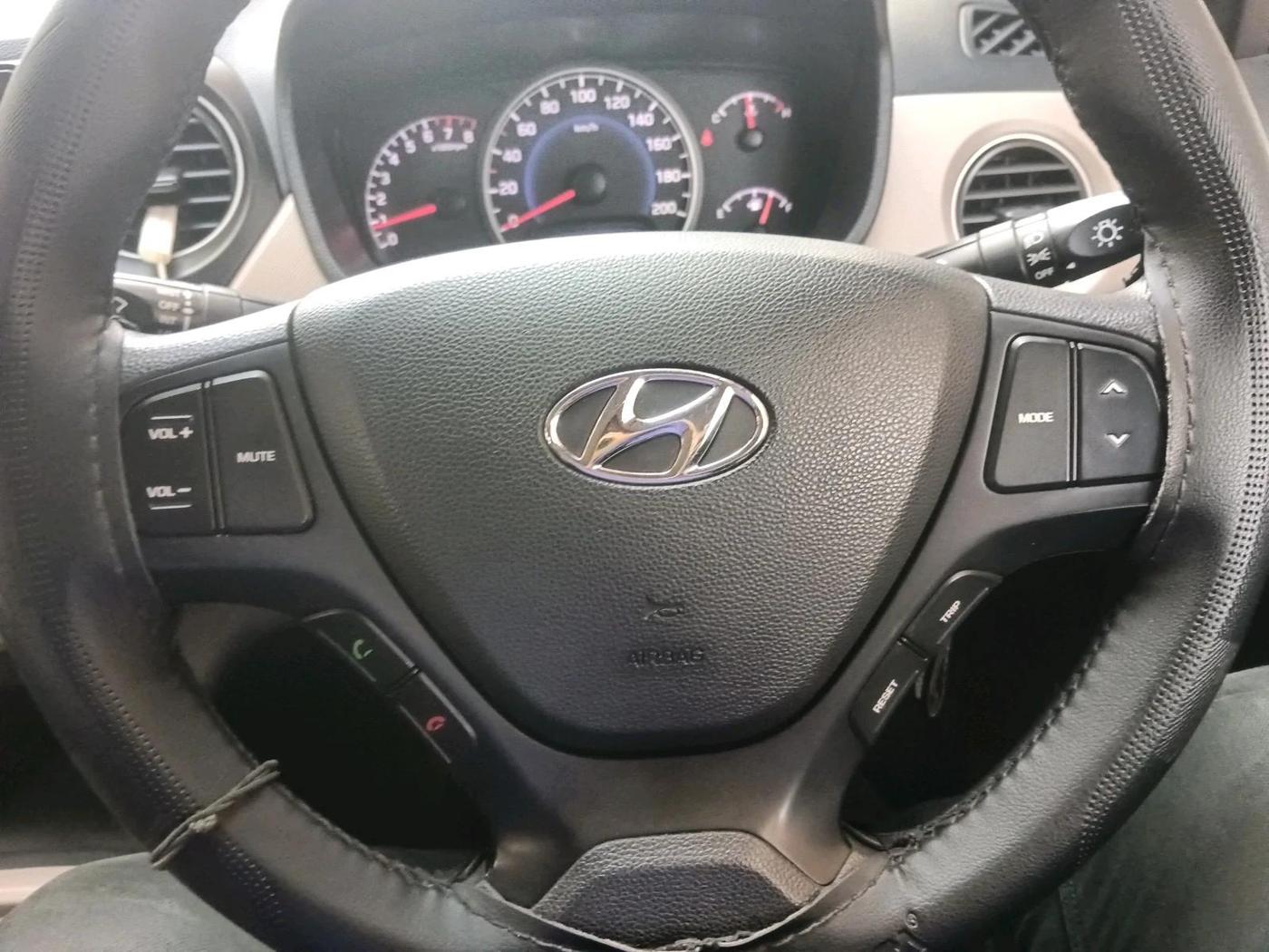 2016 Hyundai Grand i10 SPORTZ 1.2 KAPPA VTVT, CNG, Manual, 85,506 km, interior