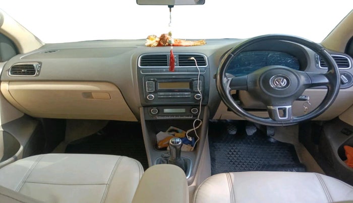 2011 Volkswagen Vento HIGHLINE 1.6 MPI, Petrol, Manual, 1,11,084 km, interior