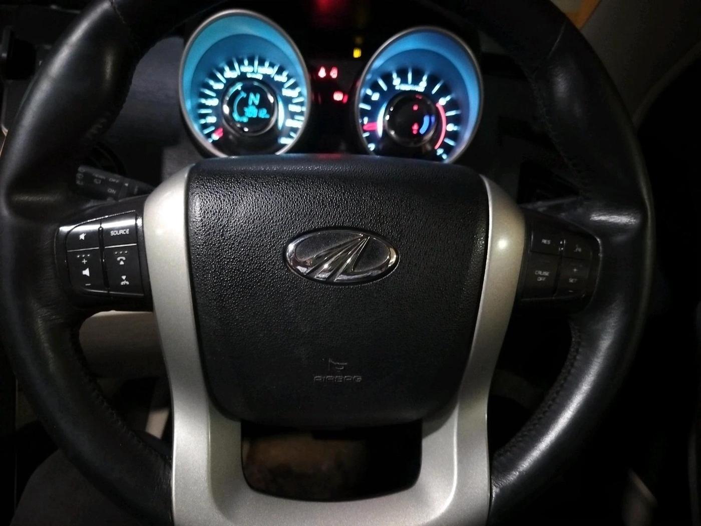 2016 Mahindra XUV500 W10 AT 1.99, Diesel, Automatic, 70,912 km, interior