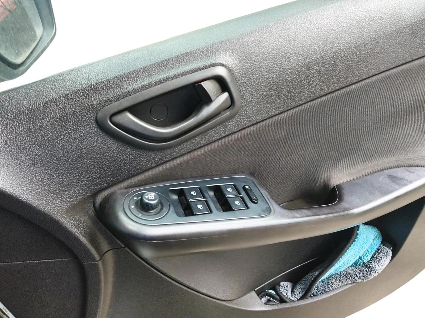 2017 Tata Zest XMS PETROL, Petrol, Manual, 40,434 km, interior
