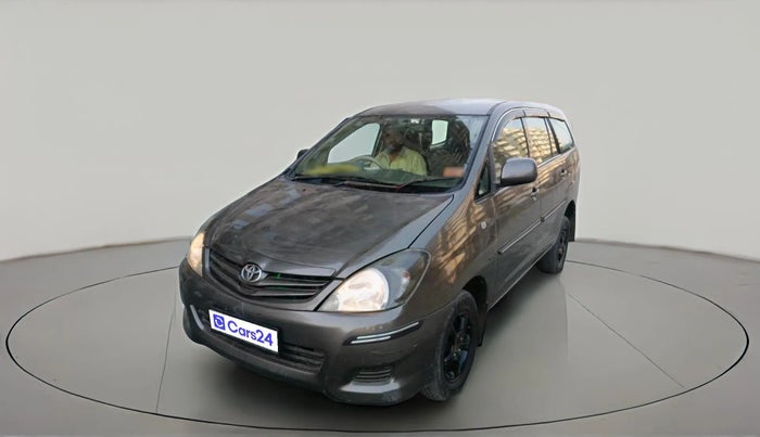 2010 Toyota Innova GX 2.5 8 STR, Diesel, Manual, 3,30,755 km, exterior