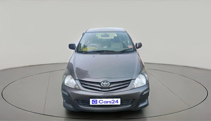 2010 Toyota Innova GX 2.5 8 STR, Diesel, Manual, 3,30,755 km, exterior