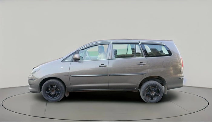 2010 Toyota Innova GX 2.5 8 STR, Diesel, Manual, 3,30,755 km, exterior