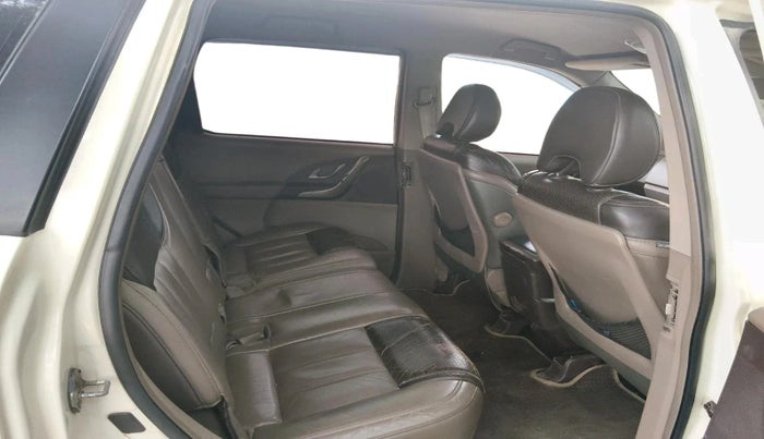 2012 Mahindra XUV500 W8, Diesel, Manual, 98,204 km, interior