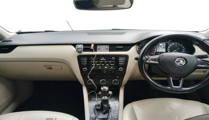 2016 Skoda Octavia 2.0 TDI CR STYLE PLUS AT, Diesel, Automatic, 1,22,325 km, interior