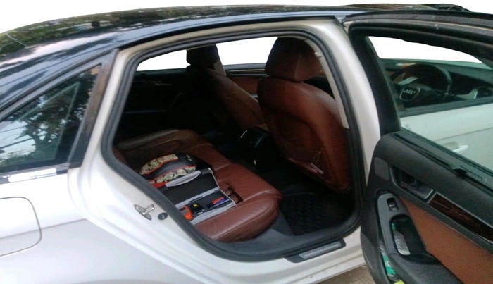 2010 Audi A4 2.0 TDI, Diesel, Automatic, 83,418 km, interior