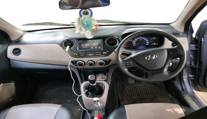 2017 Hyundai Xcent SX 1.2, CNG, Manual, 69,943 km, interior