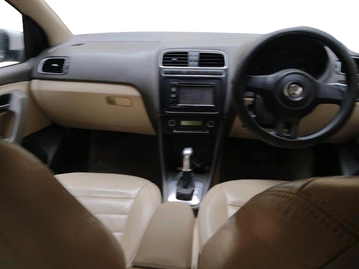2011 Volkswagen Vento HIGHLINE PETROL AT, Petrol, Automatic, 60,898 km, interior
