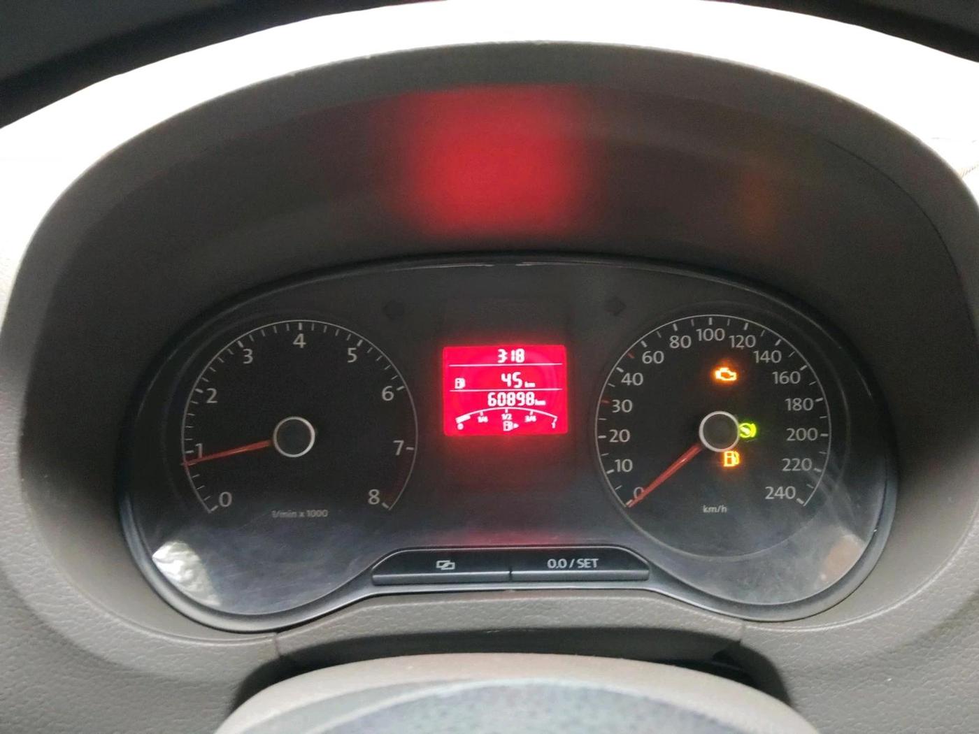 2011 Volkswagen Vento HIGHLINE PETROL AT, Petrol, Automatic, 60,898 km, interior