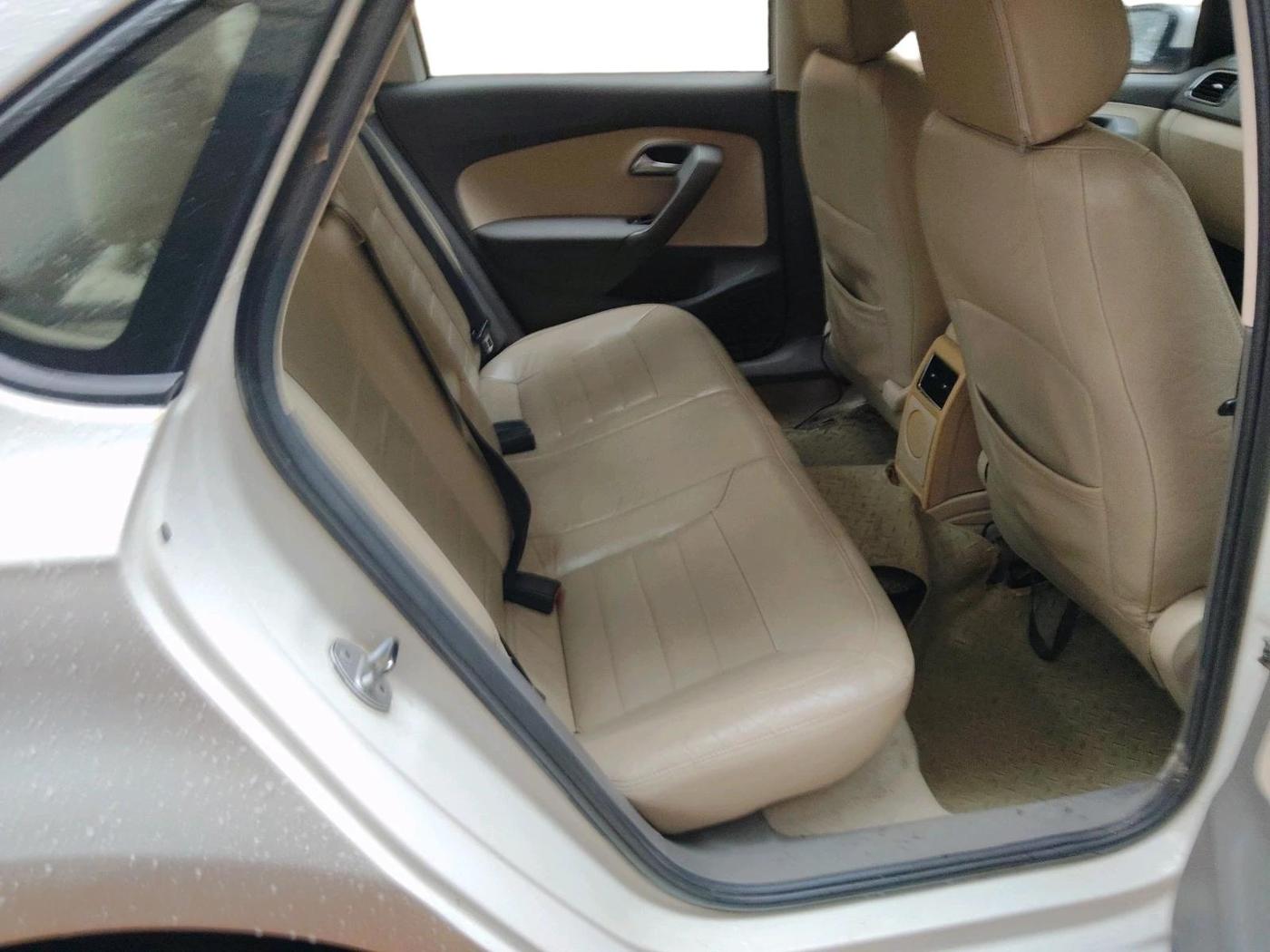 2011 Volkswagen Vento HIGHLINE PETROL AT, Petrol, Automatic, 60,898 km, interior