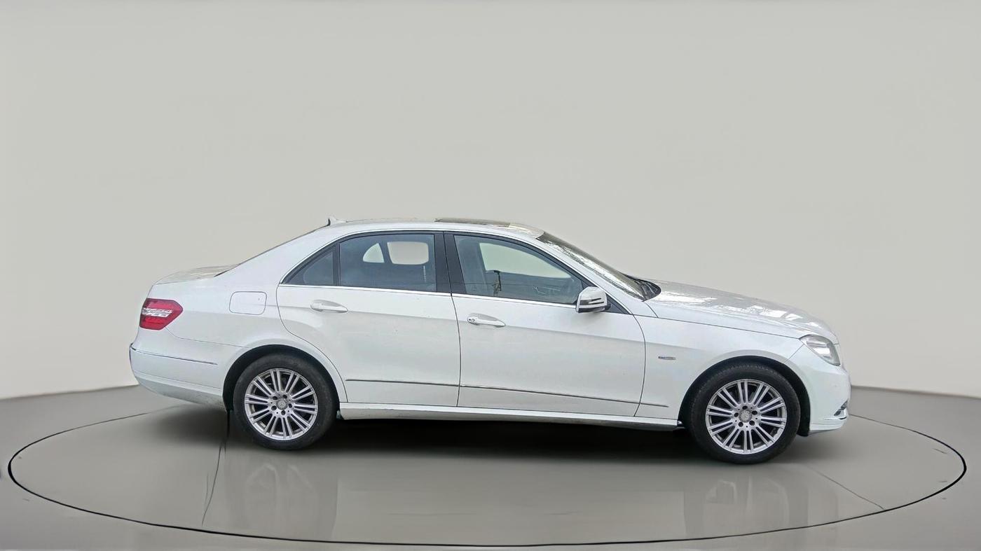 2011 Mercedes Benz E Class E 220 CDI ELEGANCE, Diesel, Automatic, 1,31,961 km, exterior
