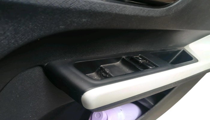 2022 Tata PUNCH PURE MT, CNG, Manual, 86,364 km, interior