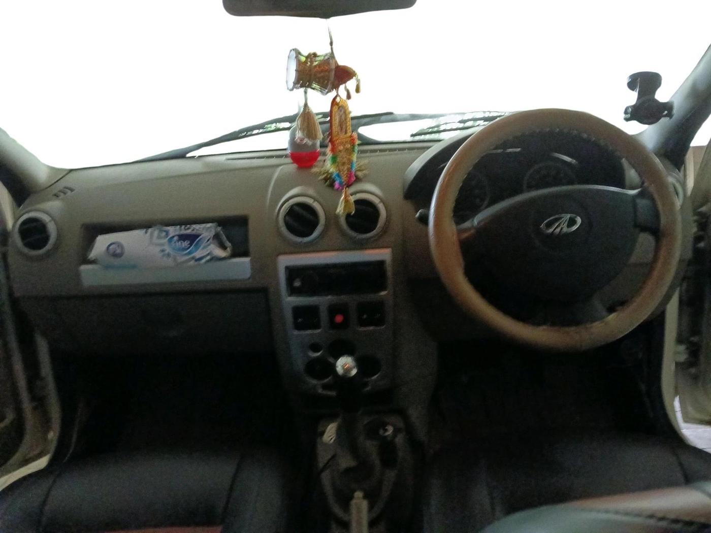 2012 Mahindra Verito 1.5 D4 BS III, Diesel, Manual, 1,29,482 km, interior
