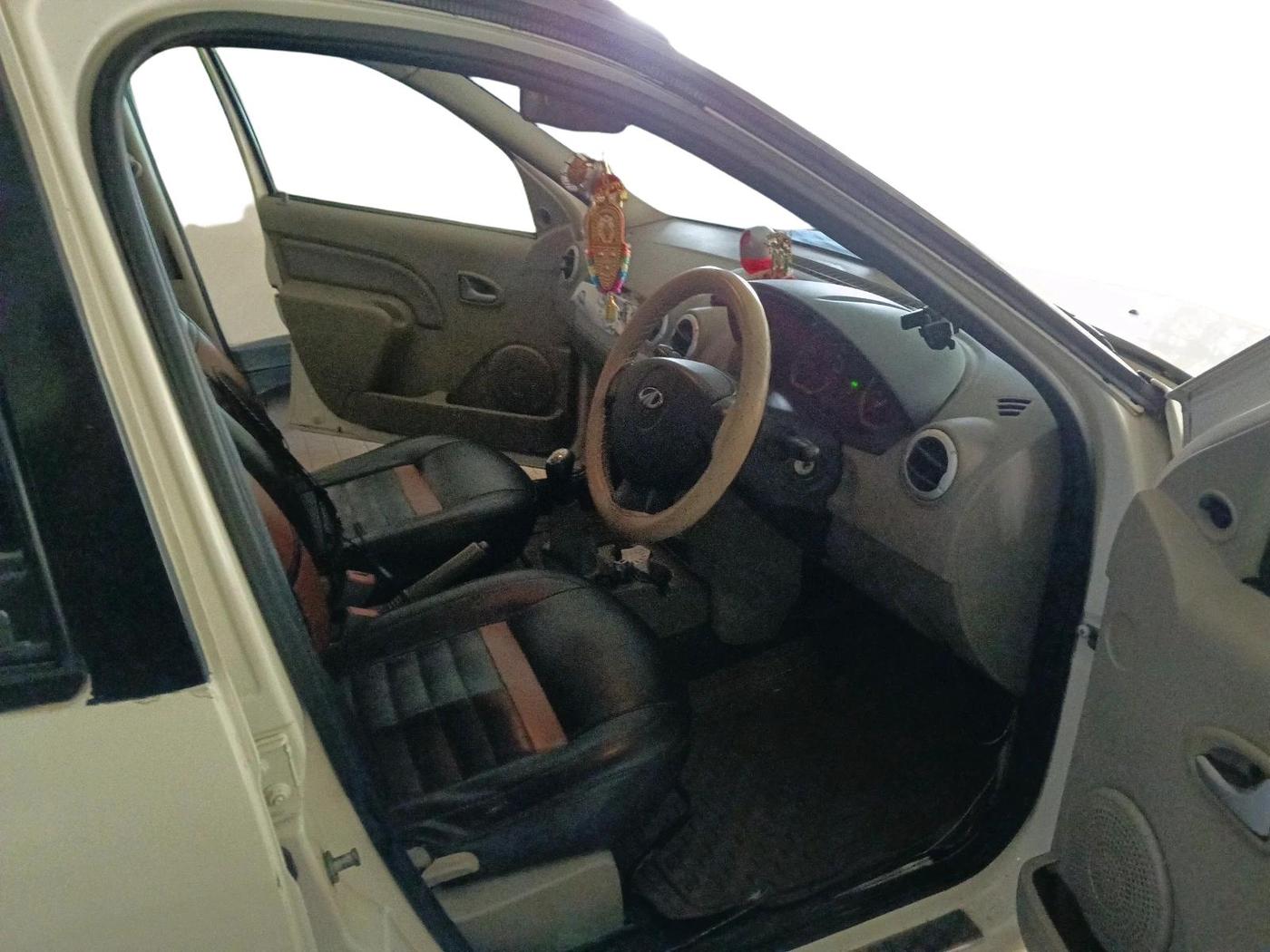 2012 Mahindra Verito 1.5 D4 BS III, Diesel, Manual, 1,29,482 km, interior