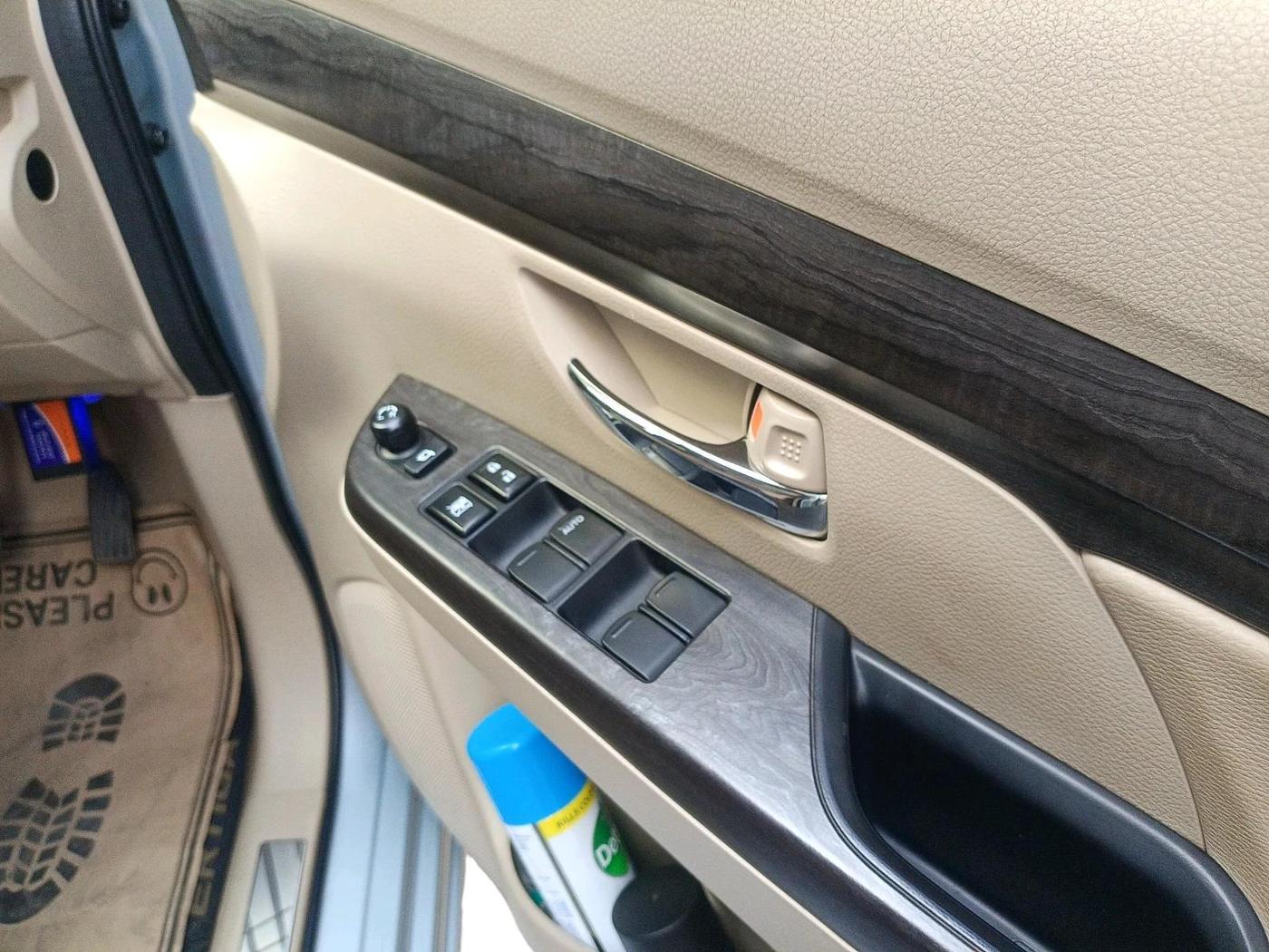 2022 Maruti Ertiga ZXI+ SHVS, Petrol, Manual, 13,284 km, interior