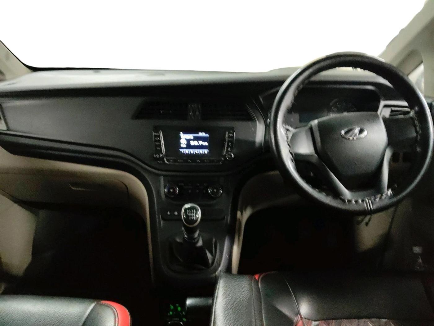 2018 Mahindra MARAZZO M4 8 STR, Diesel, Manual, 88,156 km, interior