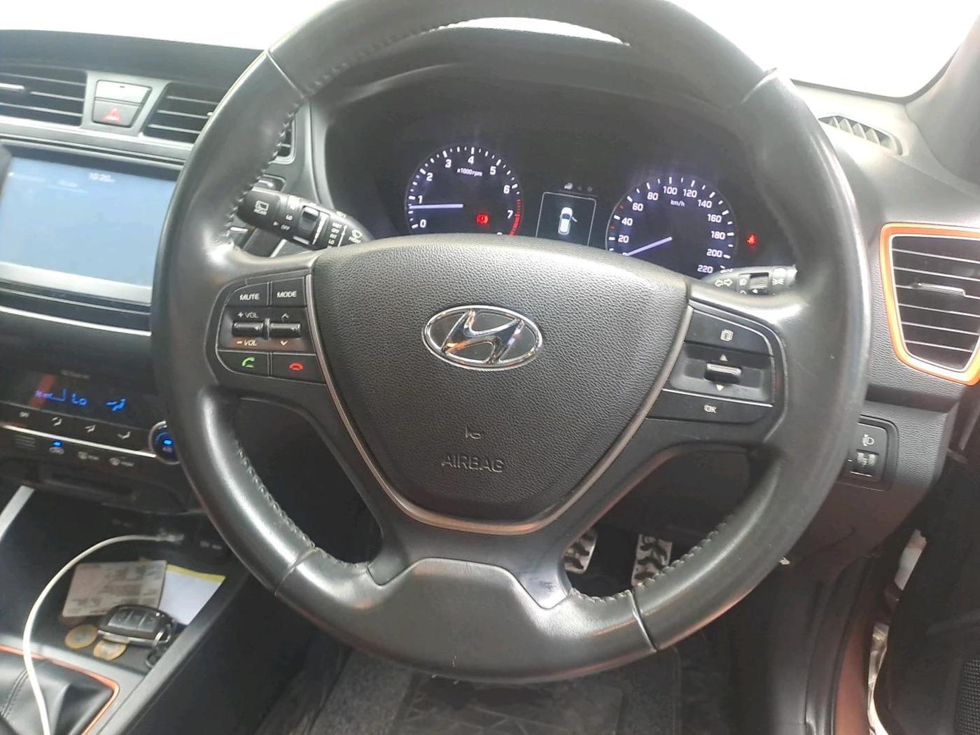 2016 Hyundai i20 Active 1.2 SX, Petrol, Manual, 42,976 km, interior