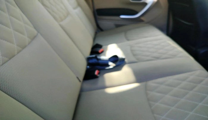 2017 Mahindra TUV300 T10 AMT, Diesel, Automatic, 8,486 km, interior