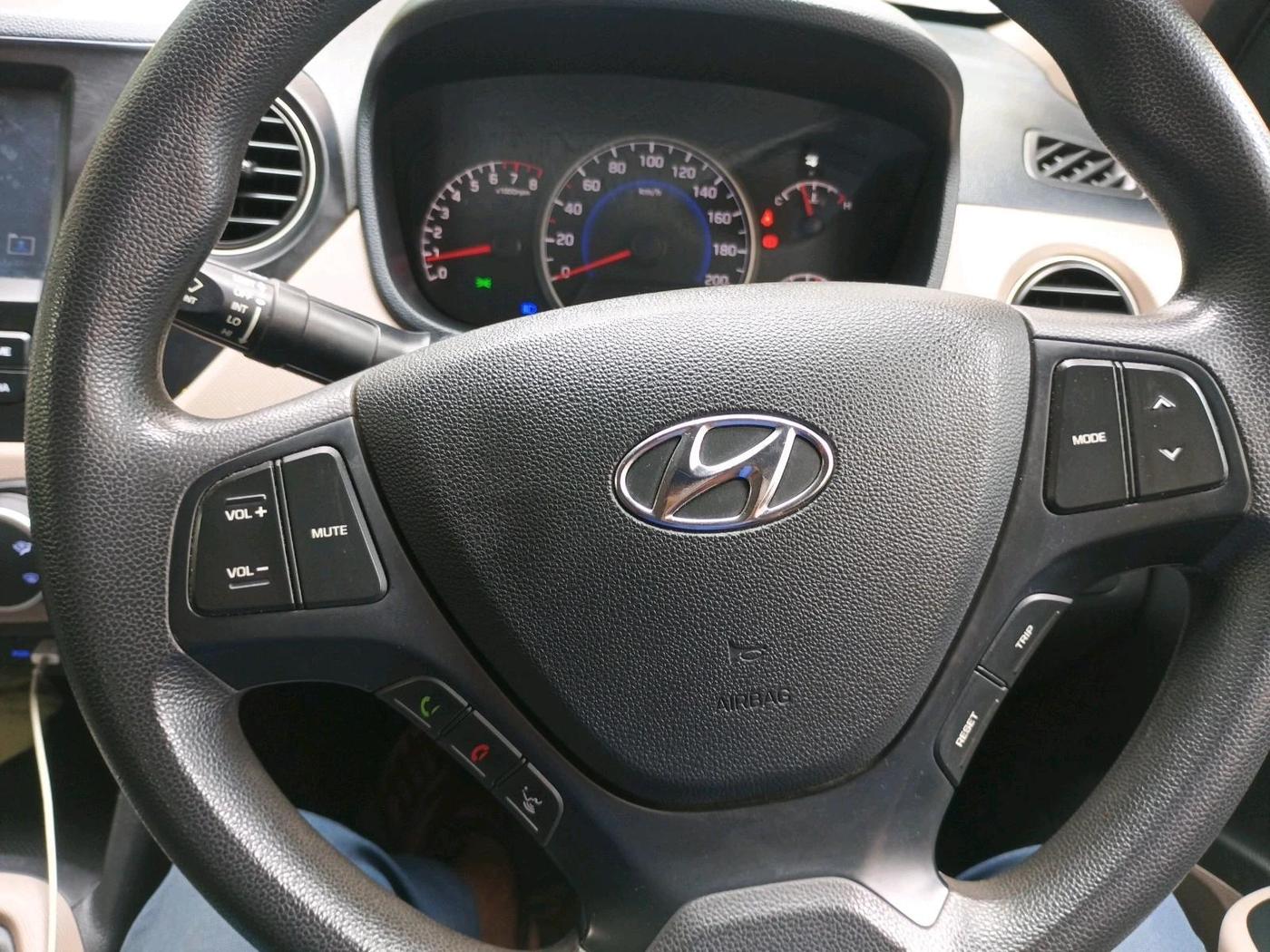 2018 Hyundai Grand i10 SPORTZ 1.2 KAPPA VTVT, Petrol, Manual, 44,166 km, interior