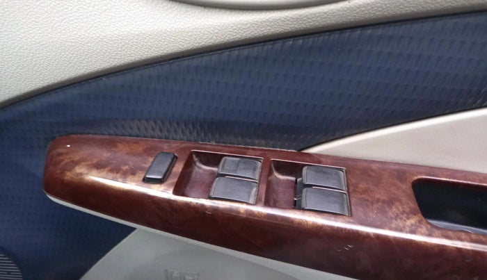 2012 Toyota Etios Liva G, Petrol, Manual, 1,48,618 km, interior