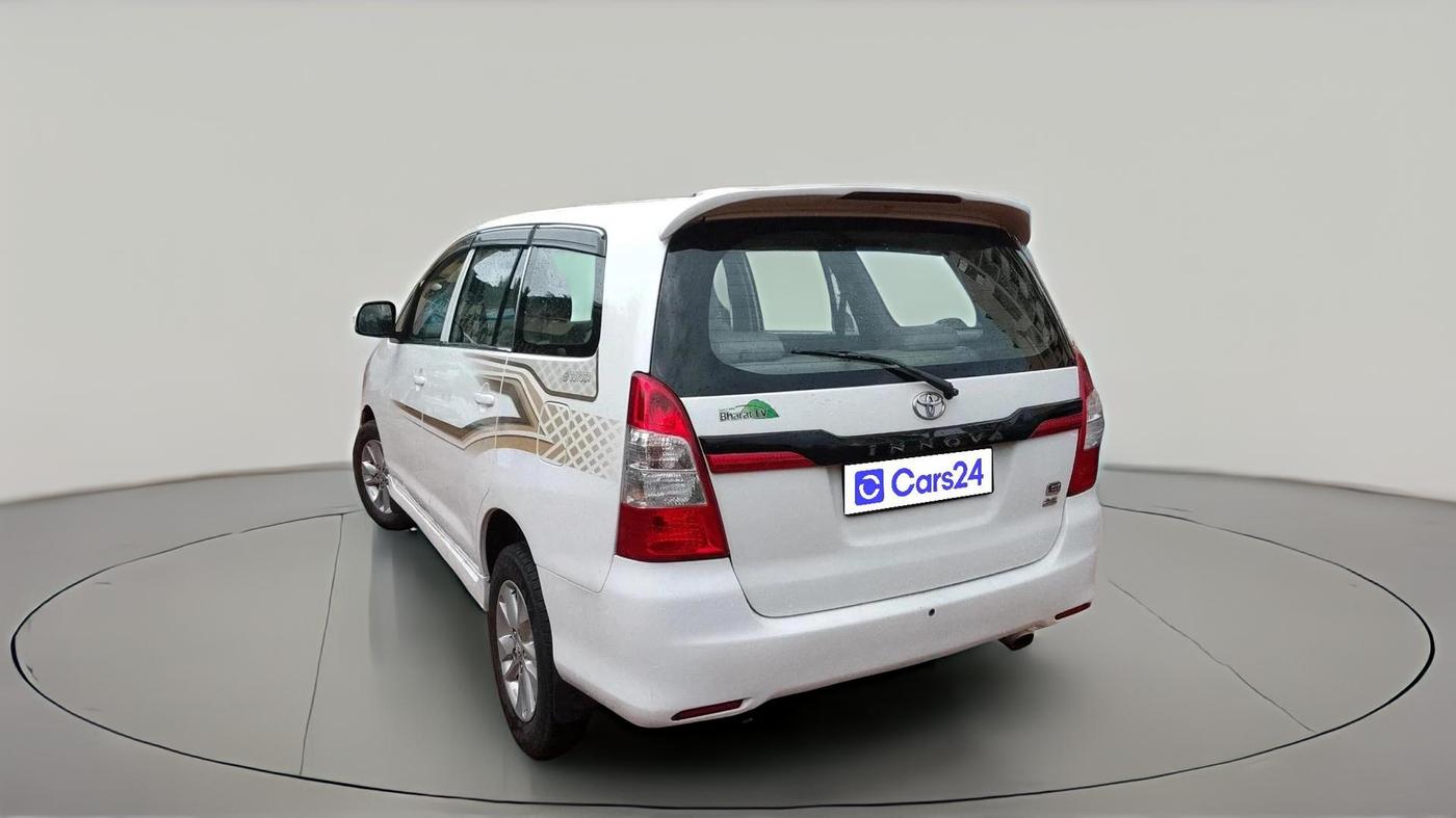 2010 Toyota Innova GX 2.5 7 STR, Diesel, Manual, 1,72,196 km, exterior