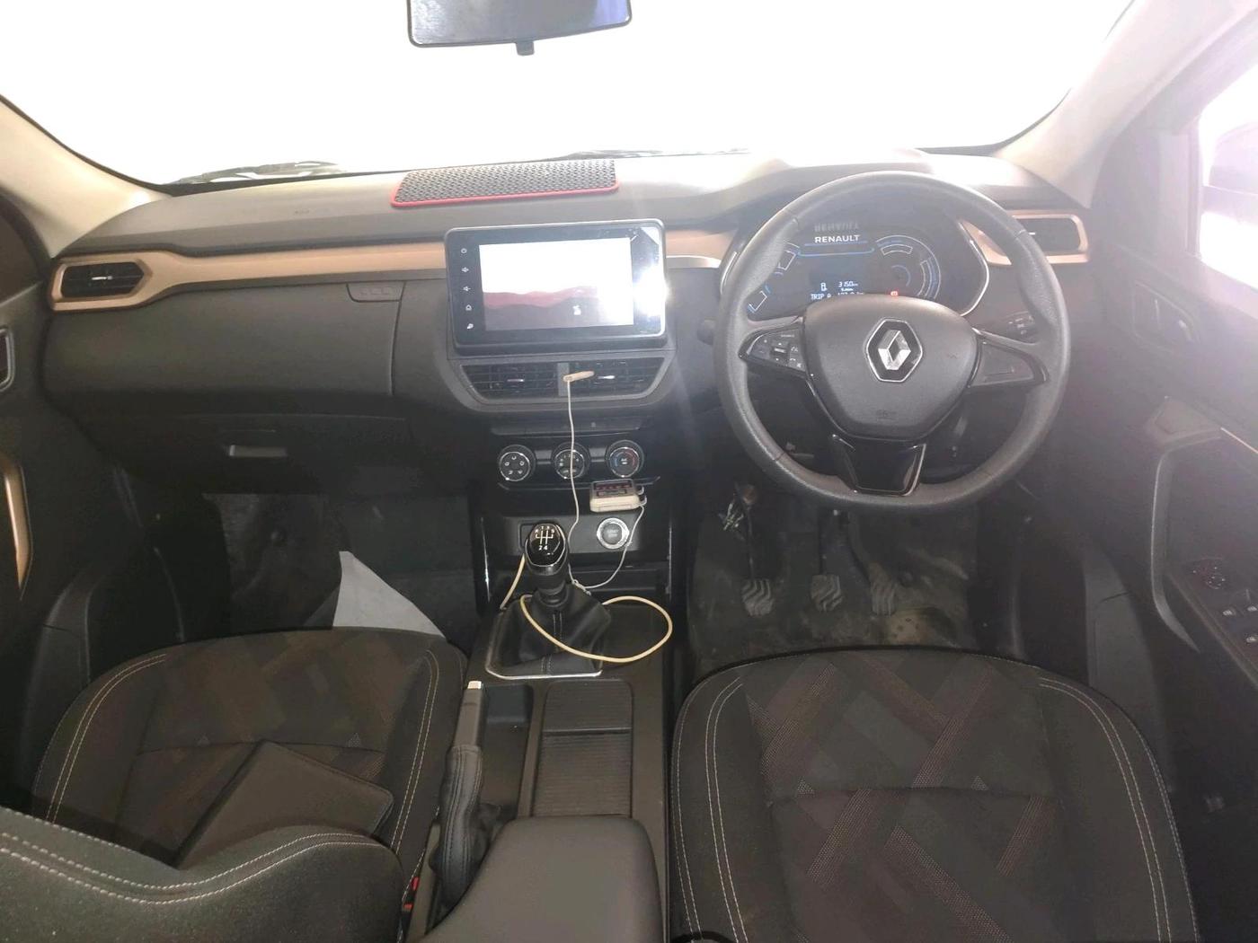 2021 Renault Kiger RXT MT, Petrol, Manual, 3,150 km, interior
