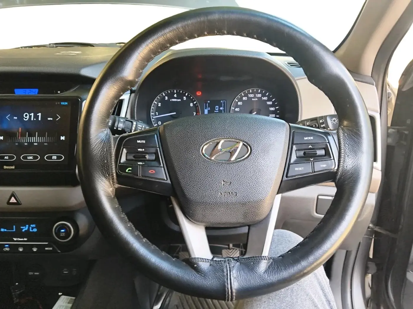 2015 Hyundai Creta SX PLUS 1.6 PETROL, Petrol, Manual, 76,589 km, interior
