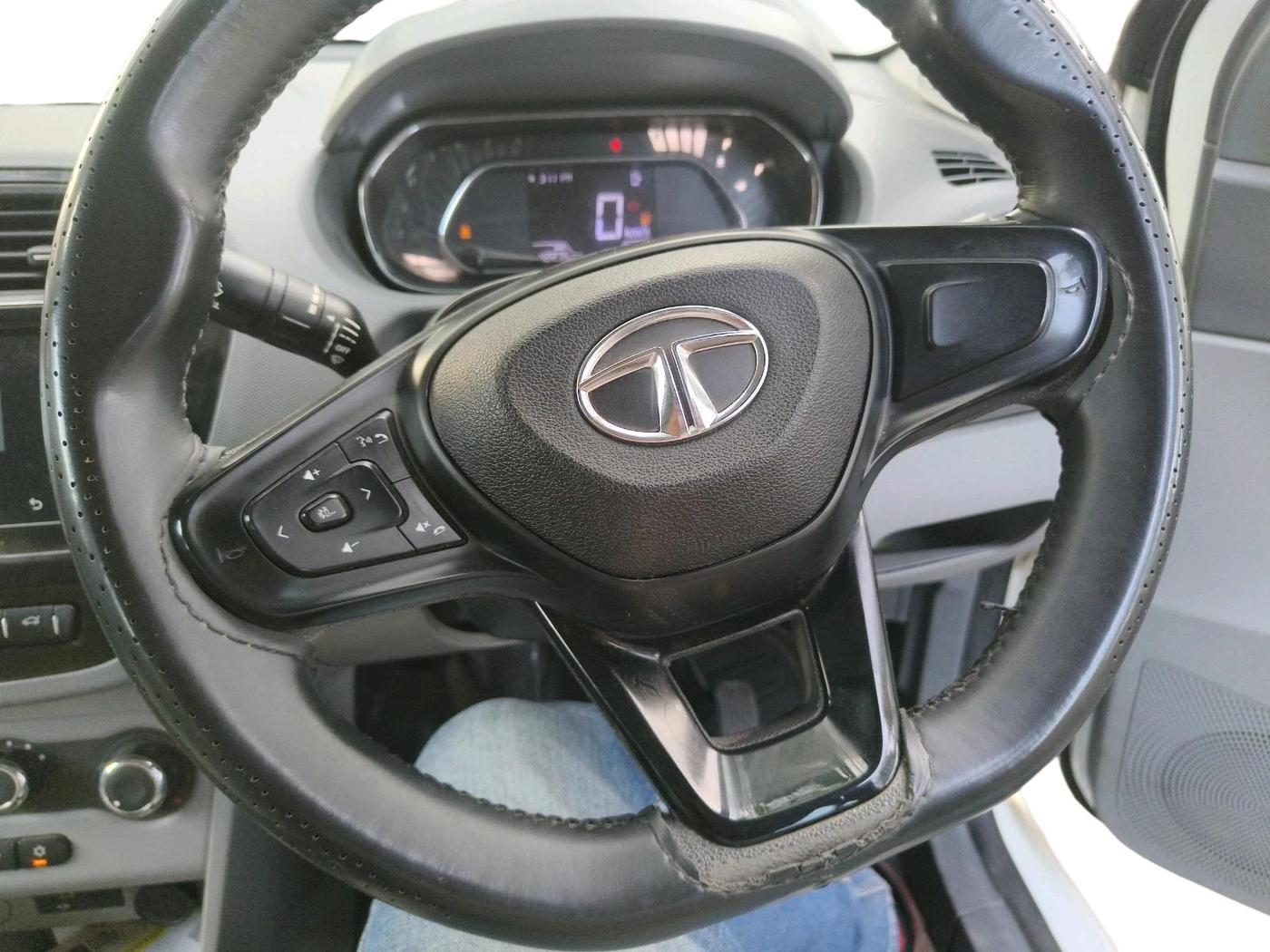 2022 Tata TIGOR XZ CNG, CNG, Manual, 42,275 km, interior