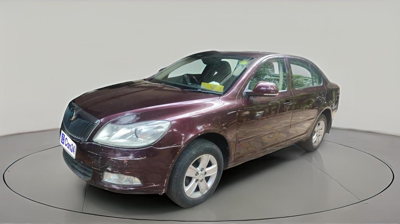 2013 Skoda Laura AMBITION 2.0 TDI CR MT, Diesel, Manual, 1,13,733 km, exterior