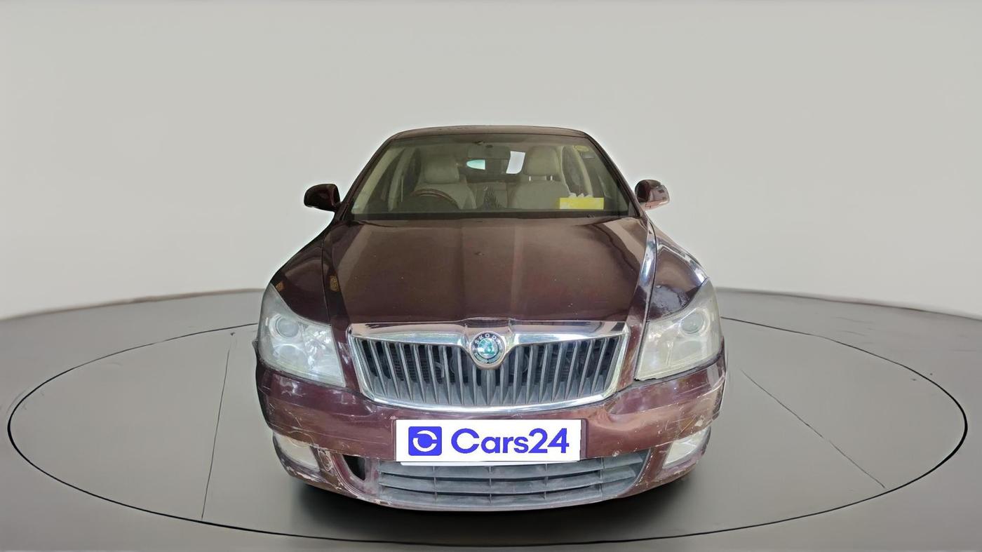 2013 Skoda Laura AMBITION 2.0 TDI CR MT, Diesel, Manual, 1,13,733 km, exterior